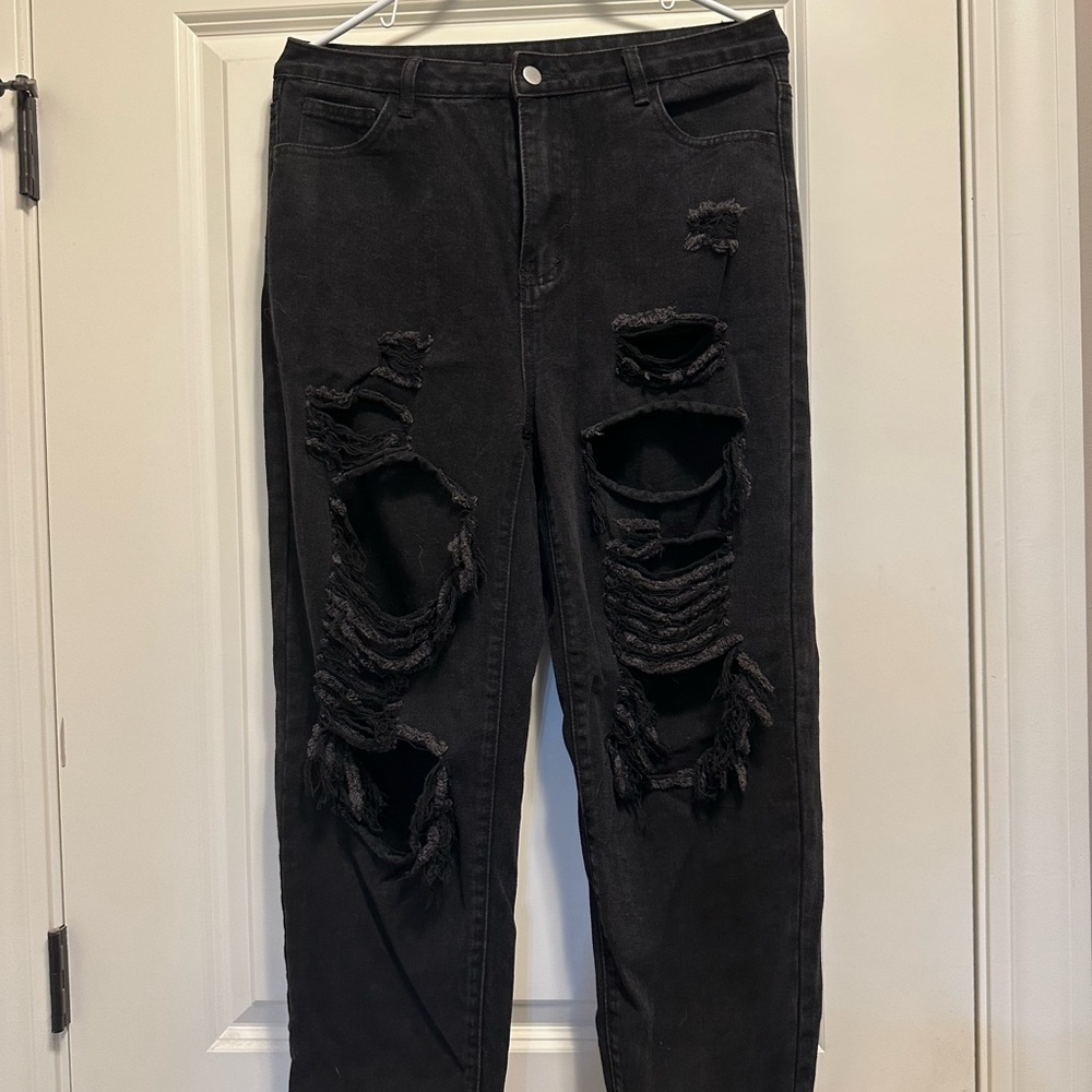 SHEIN Black Boyfriend Jeans with Distressed Details